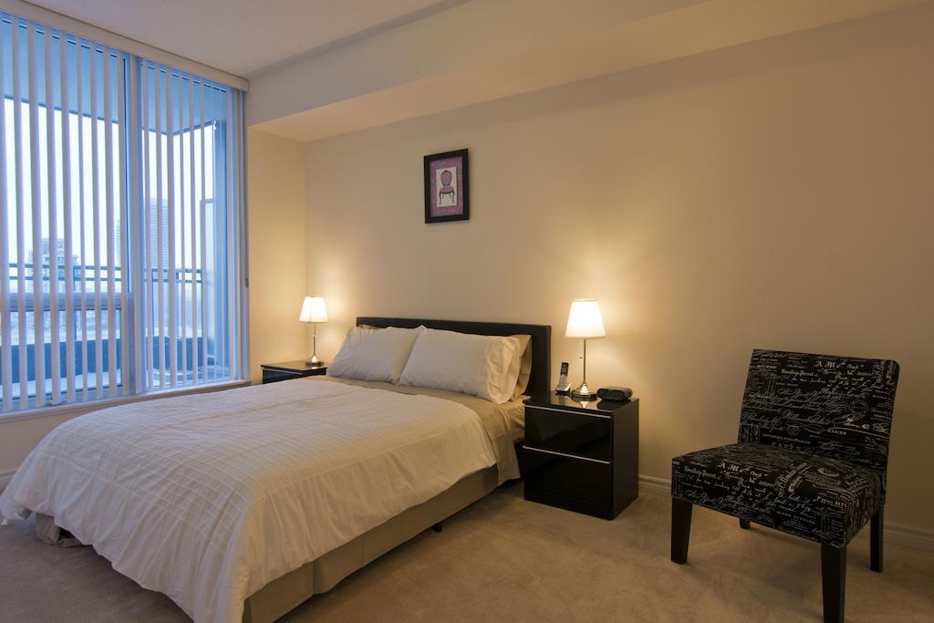 Maplewood Furnished Suites Mississauga Exterior foto