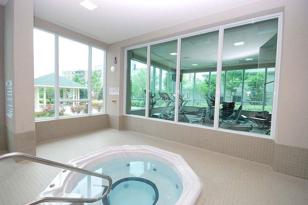 Maplewood Furnished Suites Mississauga Exterior foto